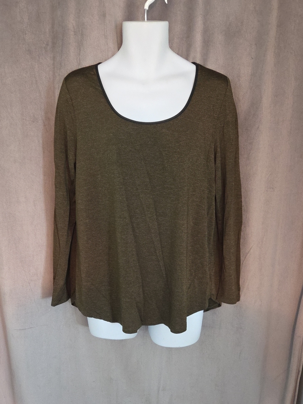 Reitmans Olive Long Sleeve Scoop Neck Top with Black Trim